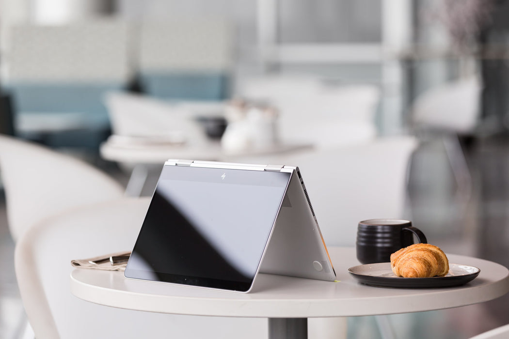 HP Spectre x360 15-df0004na, Intel® Core™ i7, 2.2 GHz, 39.6 cm (15.6"), 1920 x 1080 pixels, 8 GB, 512 GB