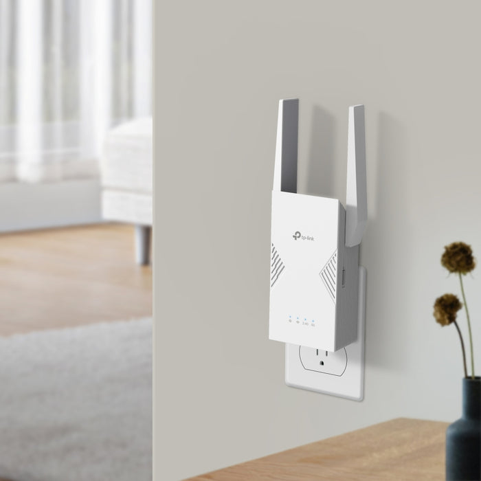 Dual-Band Wi-Fi 7 Range Extender, 2.5 Gbps LAN Port, 2.8 Gbps, 100-240V, 50/60Hz, 0.3A, 15W, 0 - 40℃, White, 97 × 46 × 158 mm