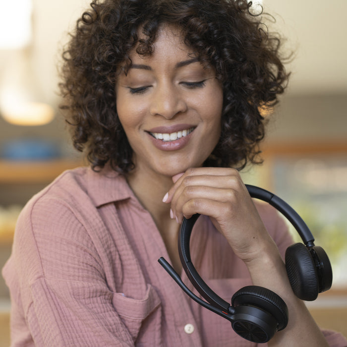 HP Poly Voyager 4320 UC Stereo USB-A Headset +BT700 USB-A Adapter +Charging Stand, Wired & Wireless, Calls/Music, 20 - 20000 Hz, 162 g, Headset, Black