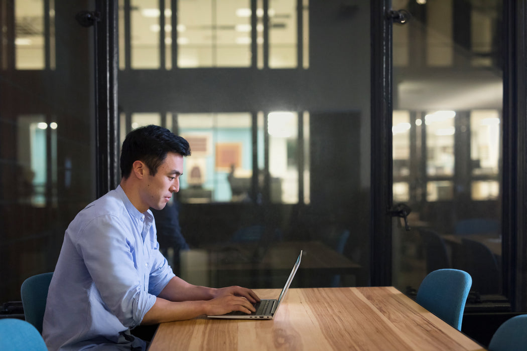 HP EliteBook 850 G8, Intel® Core™ i5, 39.6 cm (15.6"), 1920 x 1080 pixels, 16 GB, 256 GB, Windows 10 Pro