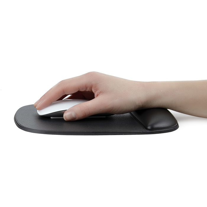 StarTech.com Mouse Pad with Hand rest, 6.7x7.1x 0.8in (17x18x2cm), Ergonomic Mouse Pad with Wrist Support, Desk Wrist Pad w/ Non-Slip PU Base, Cushioned Gel Mouse Pad w/ Palm Rest - TAA, Black, Monochromatic, Polyurethane, Wrist rest, Non-slip base