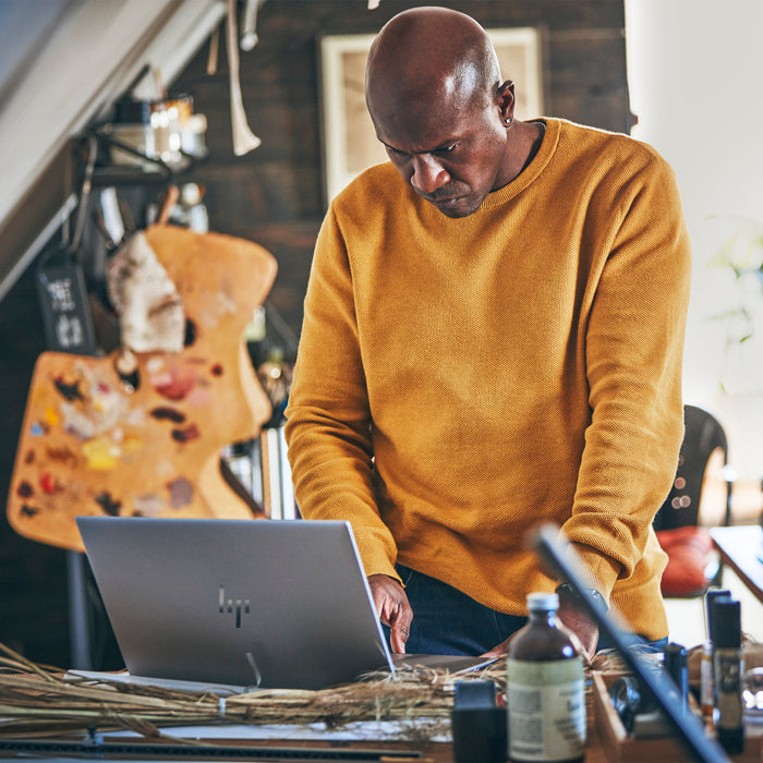 HP ZBook Studio G11, Intel Core Ultra 7, 40.6 cm (16"), 3840 x 2400 pixels, 32 GB, 1 TB, Windows 11 Pro