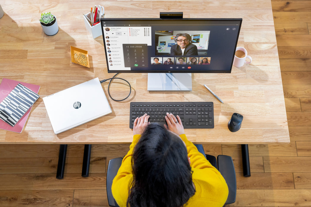 HP E27d G4, 68.6 cm (27"), 2560 x 1440 pixels, Quad HD, 5 ms, Black